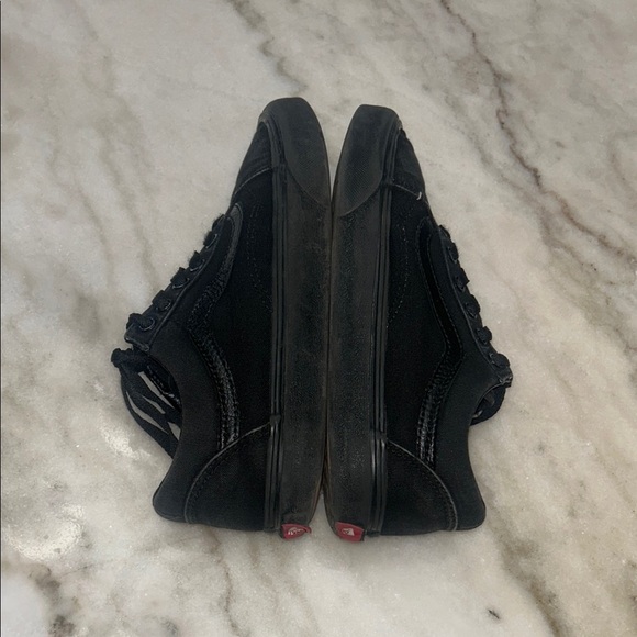 Vans Black Sneakers with Textured Knit Design - Picture 4 of 8